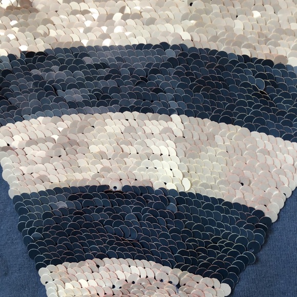 Lands’ End bundle. A long sleeve flipy tee and a sweater. T is large sweater XL. - Picture 9 of 13